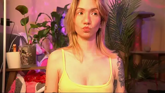 Snapshot of Arianna_Richi chatting on March 11, 2026, 6:18 am Arianna Richi online show from March 11, 2026, 6:18 am