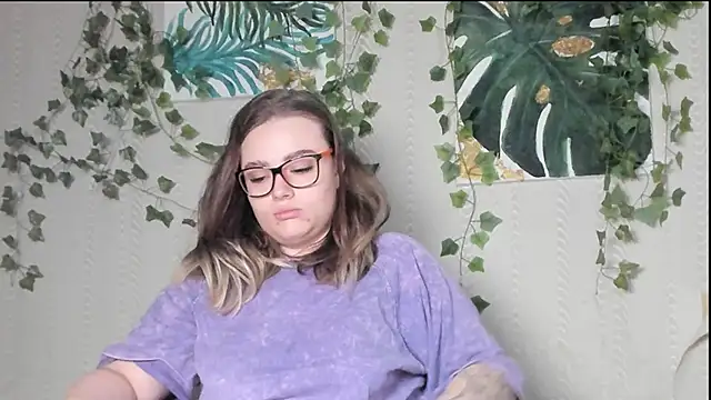 Seductive She Wolf online show from November 29, 2025, 3:17 am