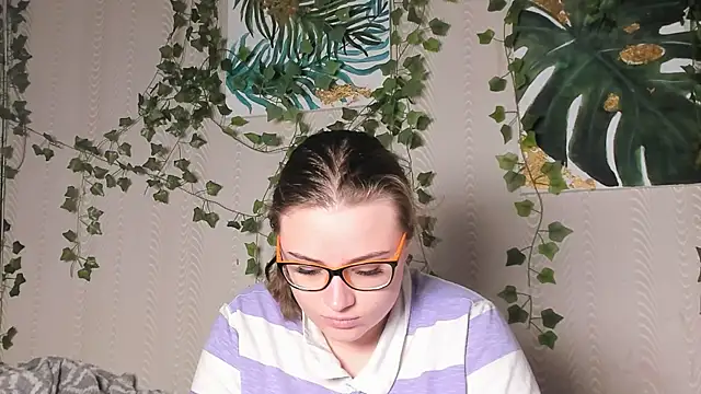 Seductive She Wolf online show from November 3, 2025, 3:26 pm