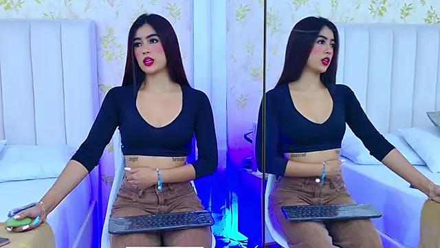 Mia-Monroe online show from October 1, 2025, 7:51 pm