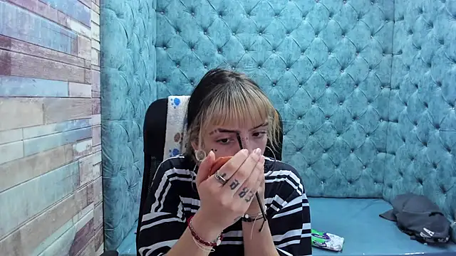 Samantha Smiith online show from November 27, 2025, 3:40 am