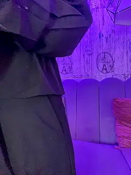 AbyThompson online show from December 3, 2025, 6:14 am