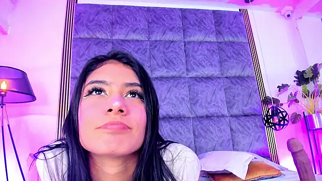 LaurenRodriiguez online show from October 24, 2025, 12:59 pm