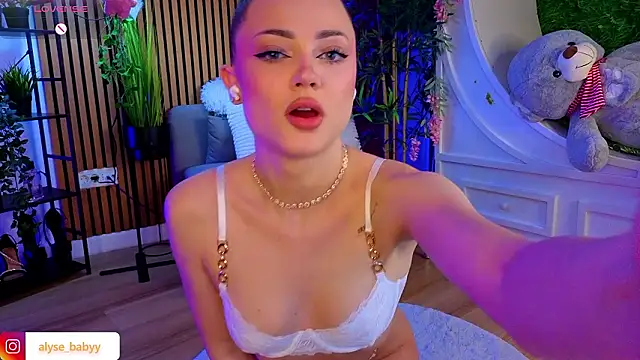 AlyseReuse online show from February 19, 2026, 7:11 pm