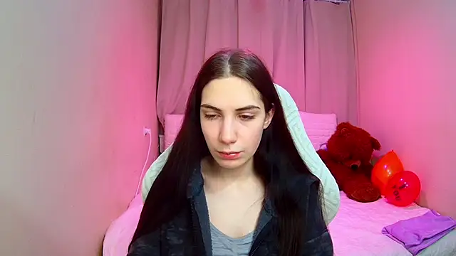 Snapshot of NikaStark_ chatting on February 18, 2026, 7:32 pm NikaStark online show from February 18, 2026, 7:32 pm