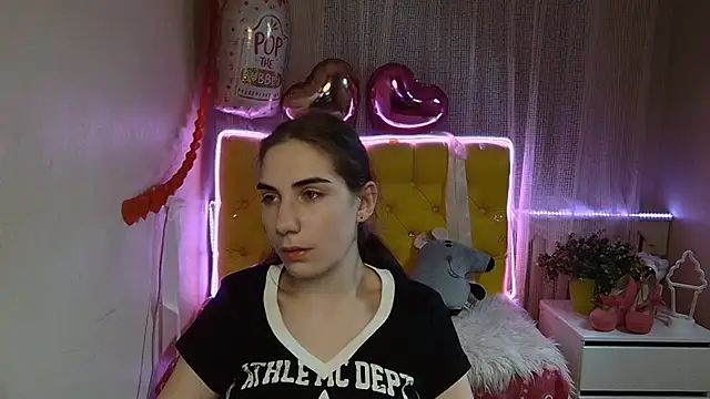 Snapshot of NikaStark_ chatting on March 9, 2025, 1:14 am NikaStark online show from March 9, 2025, 1:14 am