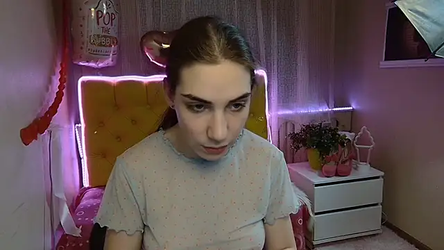 Snapshot of NikaStark_ chatting on March 4, 2025, 7:32 pm NikaStark online show from March 4, 2025, 7:32 pm