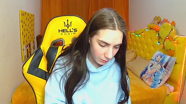 Snapshot of NikaStark_ chatting on February 23, 2025, 1:35 am NikaStark online show from February 23, 2025, 1:35 am
