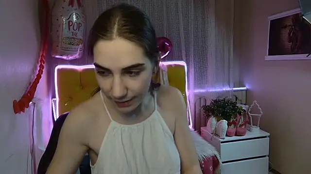 Snapshot of NikaStark_ chatting on February 28, 2025, 11:56 pm NikaStark online show from February 28, 2025, 11:56 pm