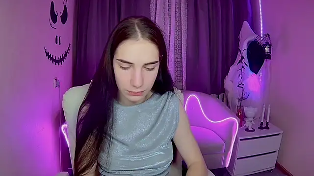 Snapshot of NikaStark_ chatting on October 22, 2025, 6:29 pm NikaStark online show from October 22, 2025, 6:29 pm