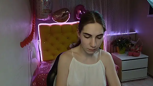 Snapshot of NikaStark_ chatting on March 19, 2025, 2:48 am NikaStark online show from March 19, 2025, 2:48 am