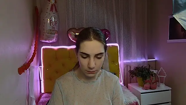 Snapshot of NikaStark_ chatting on March 5, 2025, 2:14 am NikaStark online show from March 5, 2025, 2:14 am