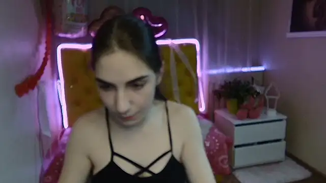 Snapshot of NikaStark_ chatting on March 11, 2025, 7:36 pm NikaStark online show from March 11, 2025, 7:36 pm