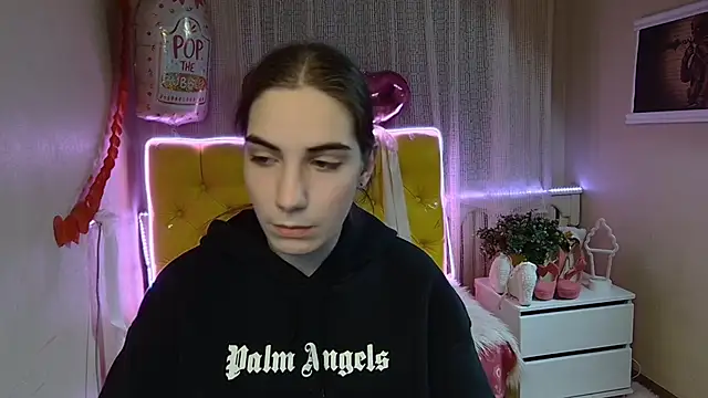 Snapshot of NikaStark_ chatting on February 28, 2025, 7:46 pm NikaStark online show from February 28, 2025, 7:46 pm