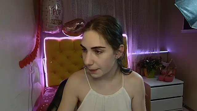 Snapshot of NikaStark_ chatting on March 18, 2025, 11:20 pm NikaStark online show from March 18, 2025, 11:20 pm