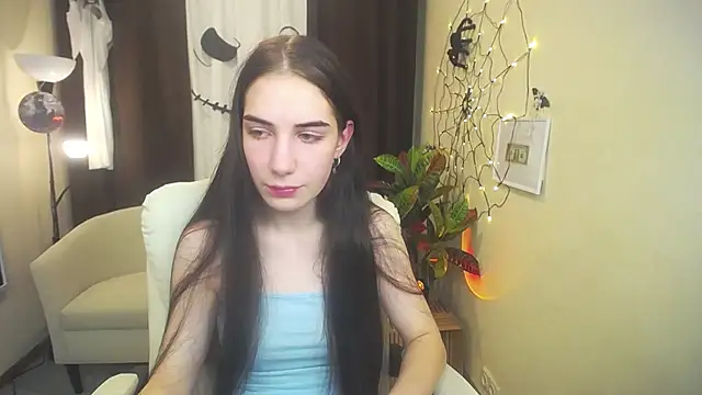 Snapshot of NikaStark_ chatting on October 21, 2025, 6:40 pm NikaStark online show from October 21, 2025, 6:40 pm