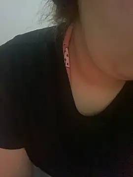 yassminsexy22 online show from February 5, 2026, 7:21 pm