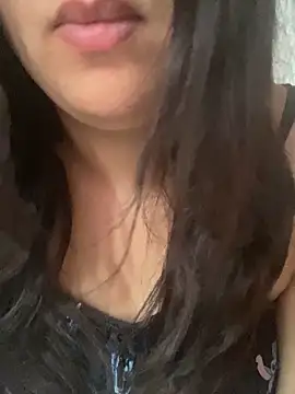 yassminsexy22 online show from October 26, 2025, 12:05 pm