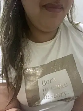 yassminsexy22 online show from April 19, 2026, 10:12 pm