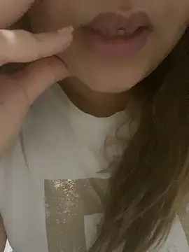 yassminsexy22 online show from April 19, 2026, 12:55 am