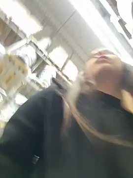 pantyless online show from April 28, 2026, 12:09 am