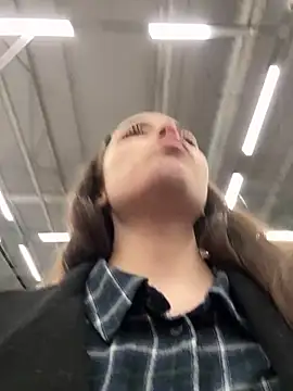 pantyless online show from April 8, 2026, 12:12 am