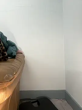 UtopianMisfit1 online show from April 17, 2026, 3:26 pm