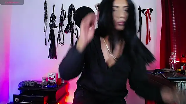 akinoro  online show from February 4, 2026, 6:36 pm