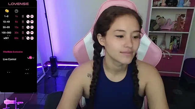 redbarbiedollx online show from March 14, 2025, 1:24 pm