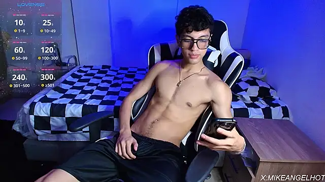 Snapshot of Angelligth chatting on February 20, 2026, 6:26 am Angelligth online show from February 20, 2026, 6:26 am