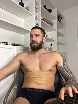 LoveIsBlind  online show from October 3, 2025, 4:14 am