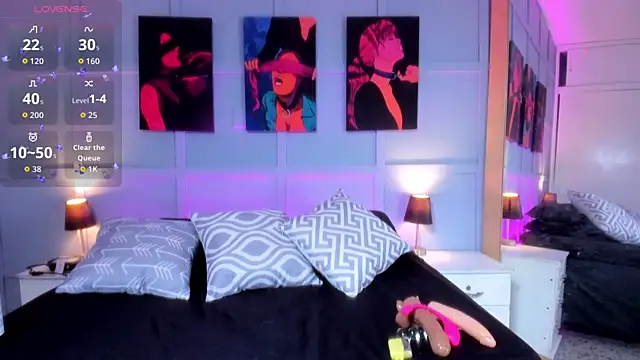 Elizabeth Santos online show from September 11, 2025, 8:42 pm