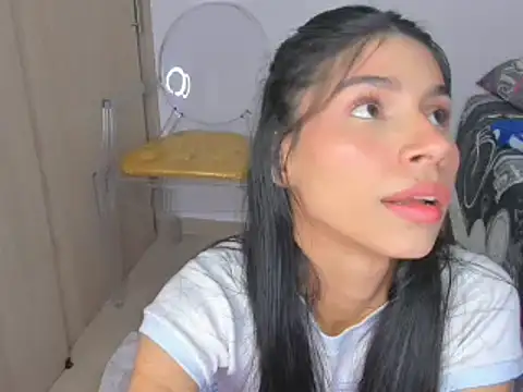 Snapshot of _violetadulce chatting on January 17, 2025, 7:19 am  violetadulce online show from January 17, 2025, 7:19 am