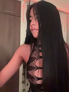lina pink online show from June 13, 2026, 2:09 am