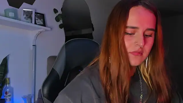 evy orange1 online show from February 14, 2026, 4:45 am