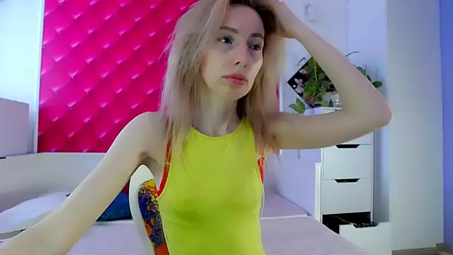 Snapshot of BarbieGoddess chatting on February 16, 2025, 1:05 pm BarbieGoddess online show from February 16, 2025, 1:05 pm