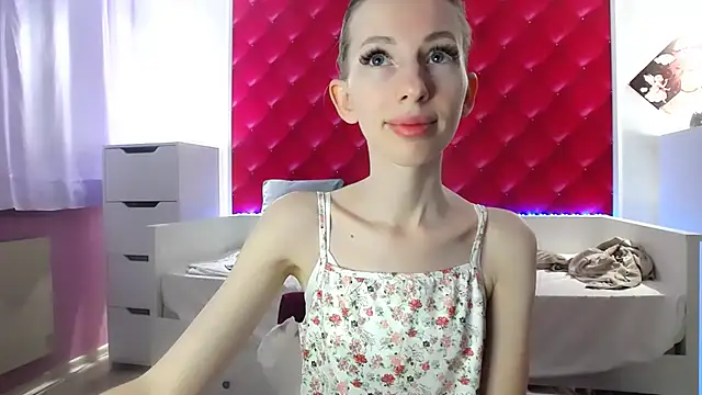 Snapshot of BarbieGoddess chatting on December 9, 2024, 8:23 pm BarbieGoddess online show from December 9, 2024, 8:23 pm