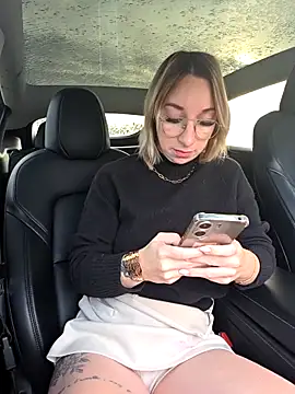 Giuliana baby online show from November 22, 2025, 8:57 am