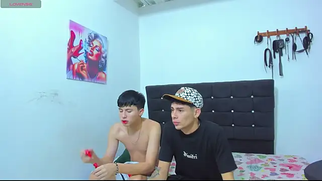 Snapshot of Alexander_and_Xiao chatting on February 25, 2026, 11:59 pm Alexander and Xiao online show from February 25, 2026, 11:59 pm