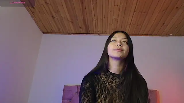 miaa saenz1 online show from September 12, 2025, 4:23 am