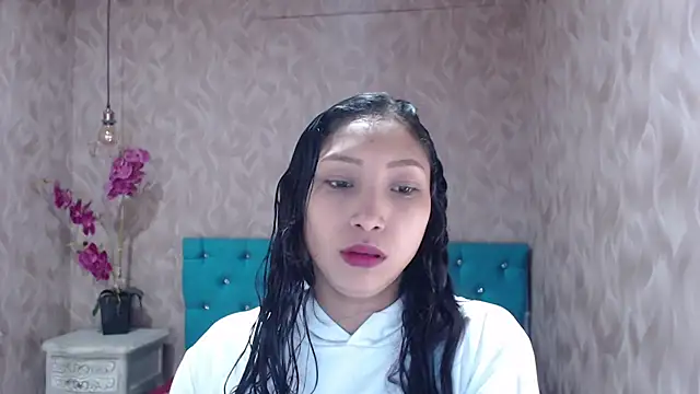 MadelineDoll online show from March 13, 2025, 1:29 pm