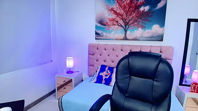 Snapshot of Emma_monserrat chatting on February 9, 2026, 9:02 pm Emma monserrat online show from February 9, 2026, 9:02 pm