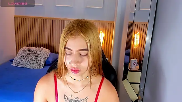 LUCYAMARS1 online show from October 22, 2025, 12:26 pm