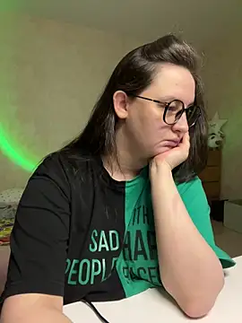 hungry1bunny online show from February 13, 2025, 9:27 pm