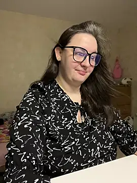 hungry1bunny online show from February 10, 2026, 10:42 pm