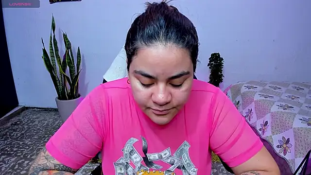 Snapshot of Sharon_hils chatting on May 15, 2026, 4:05 pm Sharon hils online show from May 15, 2026, 4:05 pm