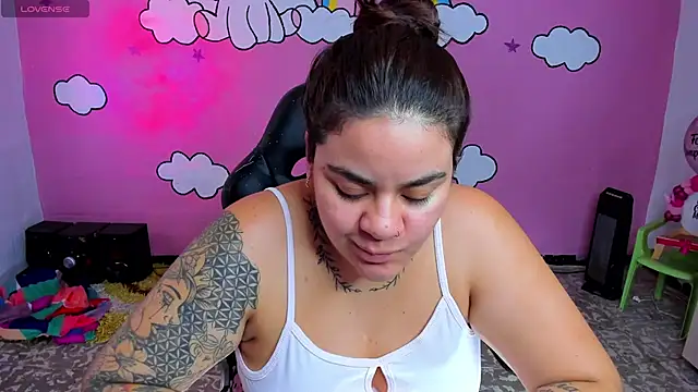 Sharon hils online show from April 15, 2026, 6:01 pm