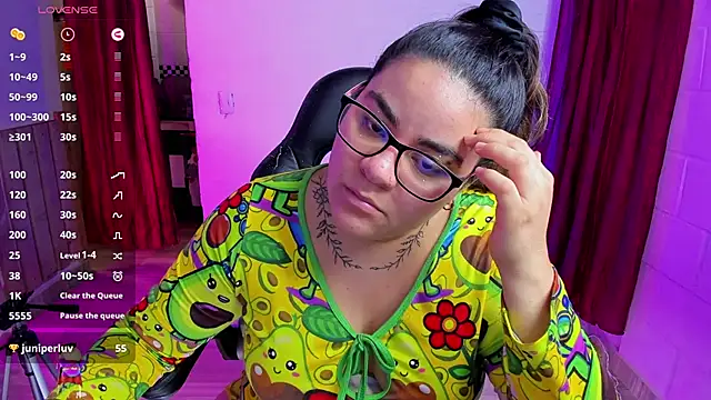 Snapshot of Sharon_hils chatting on January 10, 2025, 5:13 pm Sharon hils online show from January 10, 2025, 5:13 pm