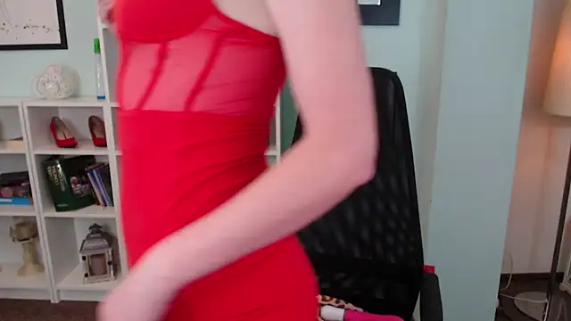 LisaCaprice online show from October 7, 2025, 11:33 am