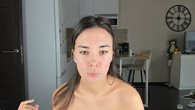 nilliluv online show from April 4, 2026, 12:01 pm